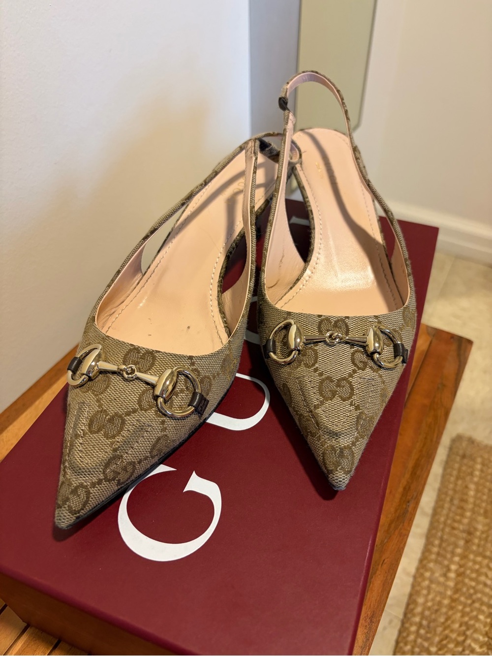 Gucci Tan GG Canvas Pointed-Toe kitten heal. Like New! Worn once!